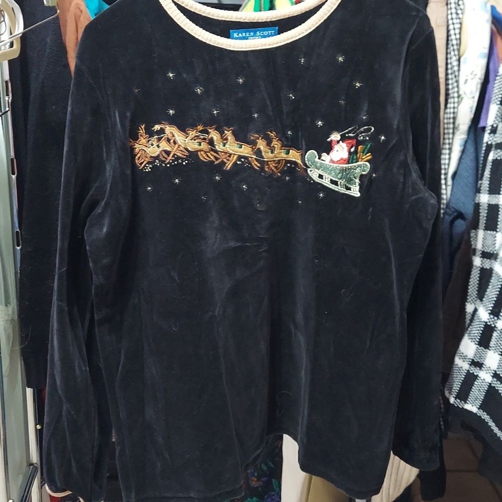 Karen Scott sport sweater velour size medium invw235